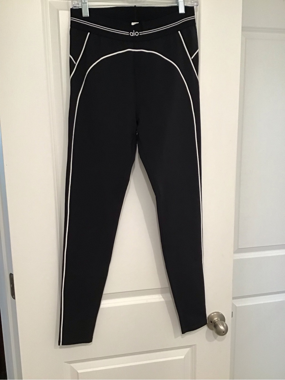 ALO Yoga Airbrush High-Waist Heart Throb Leggings - Picture 4 of 5
